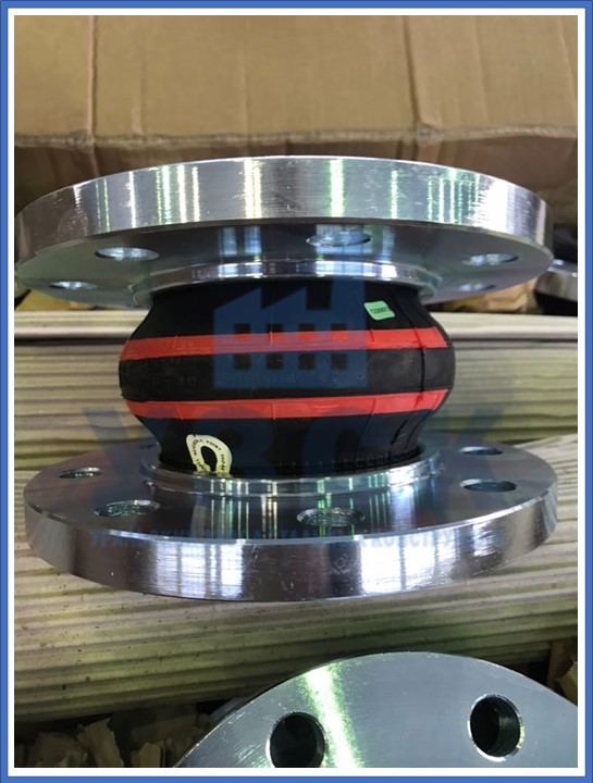 компенсатор резиновый фланцевый в Караколе